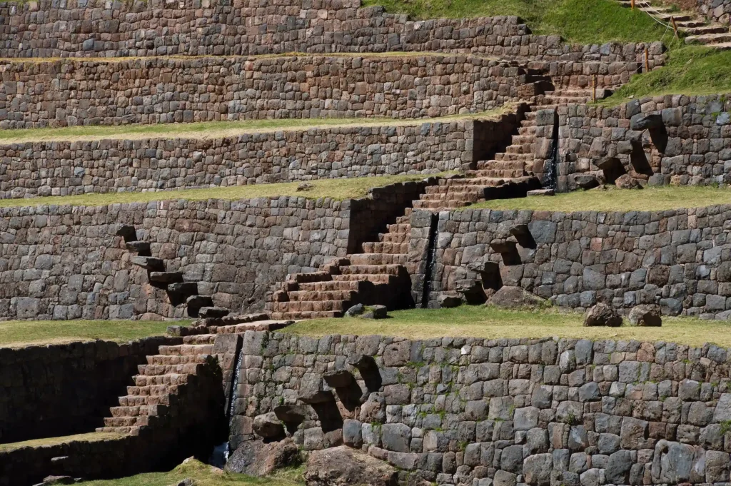 staircase-middle-terraces-archaeological-site-tipon
